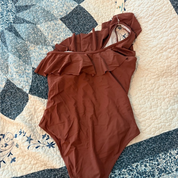 One-Shoulder Ruffle Swimsuit - Picture 4 of 4